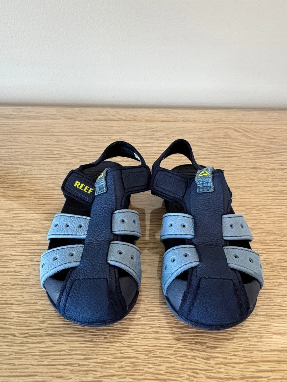 Reef Kids Navy and Light Blue Closed-Toe Sandal - Kids Size 8